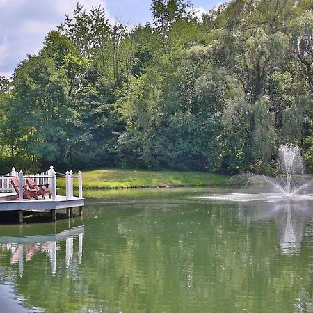 Waterview Lodge By Amish Country Lodging Миллерсберг Экстерьер фото